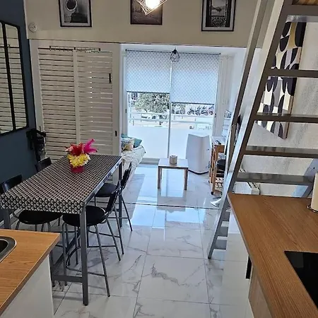 Studio Cabine Avec Mezzanine